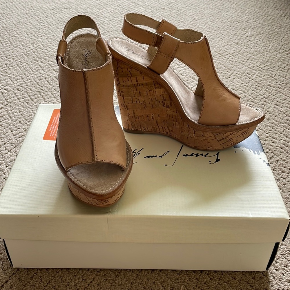 Elizabeth and James Cork Platform Wedge size 5.5